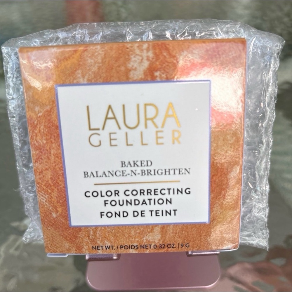 Laura Geller Baked Balance-N-Brighten Color Correcting Foundation Light 0.32 oz - Picture 3 of 8